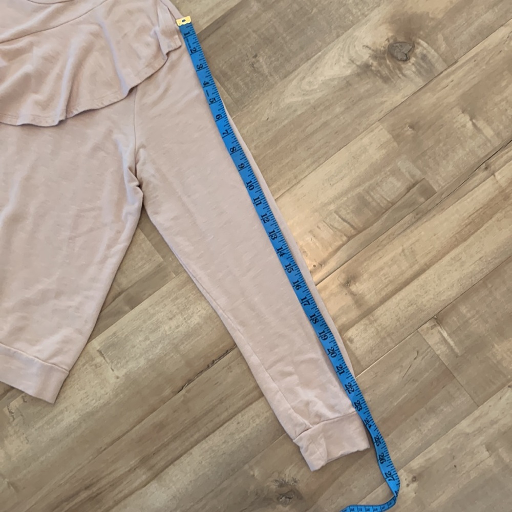 Soft and Stretchy Ruffled Top - Picture 4 of 5